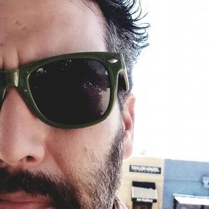 Meet your Posher, Justin